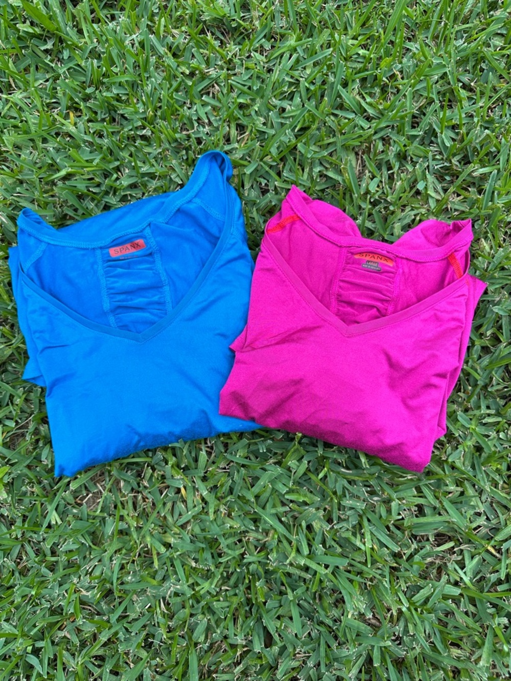 Lot of 2 SPANX Womens Streamlined Long Sleeve Tops Blue & Pink Size Large (A9)